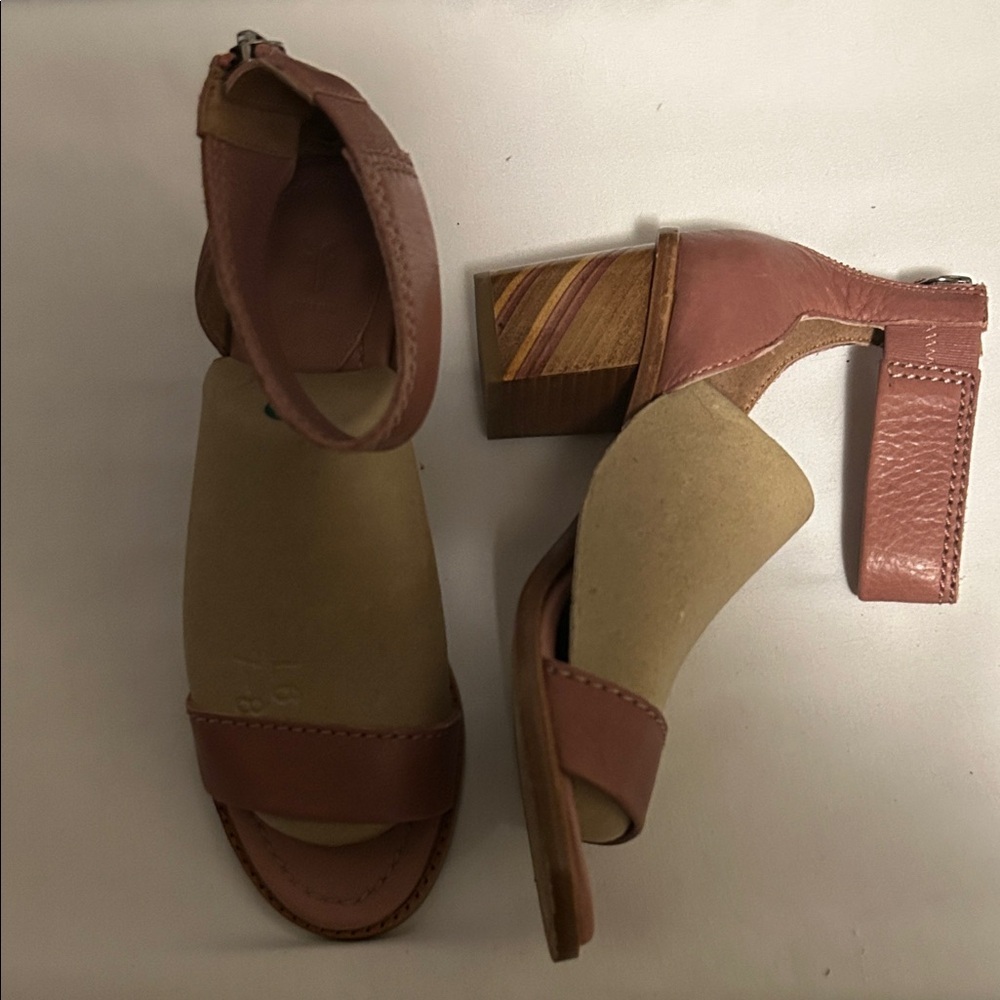 FRYE Elegant Pink Block Heel Sandals